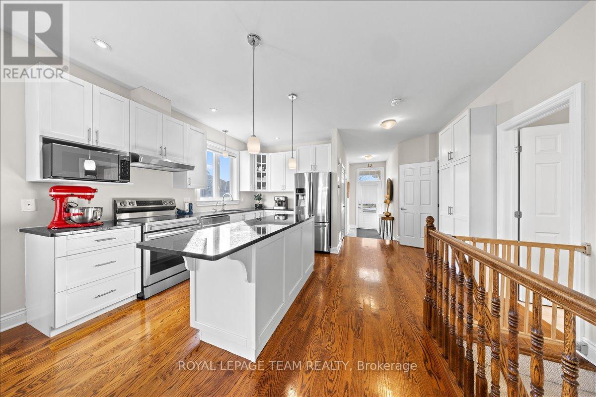 53 Desmond Trudeau Drive, Arnprior, Ontario  K7S 3G9 - Photo 7 - X12976640