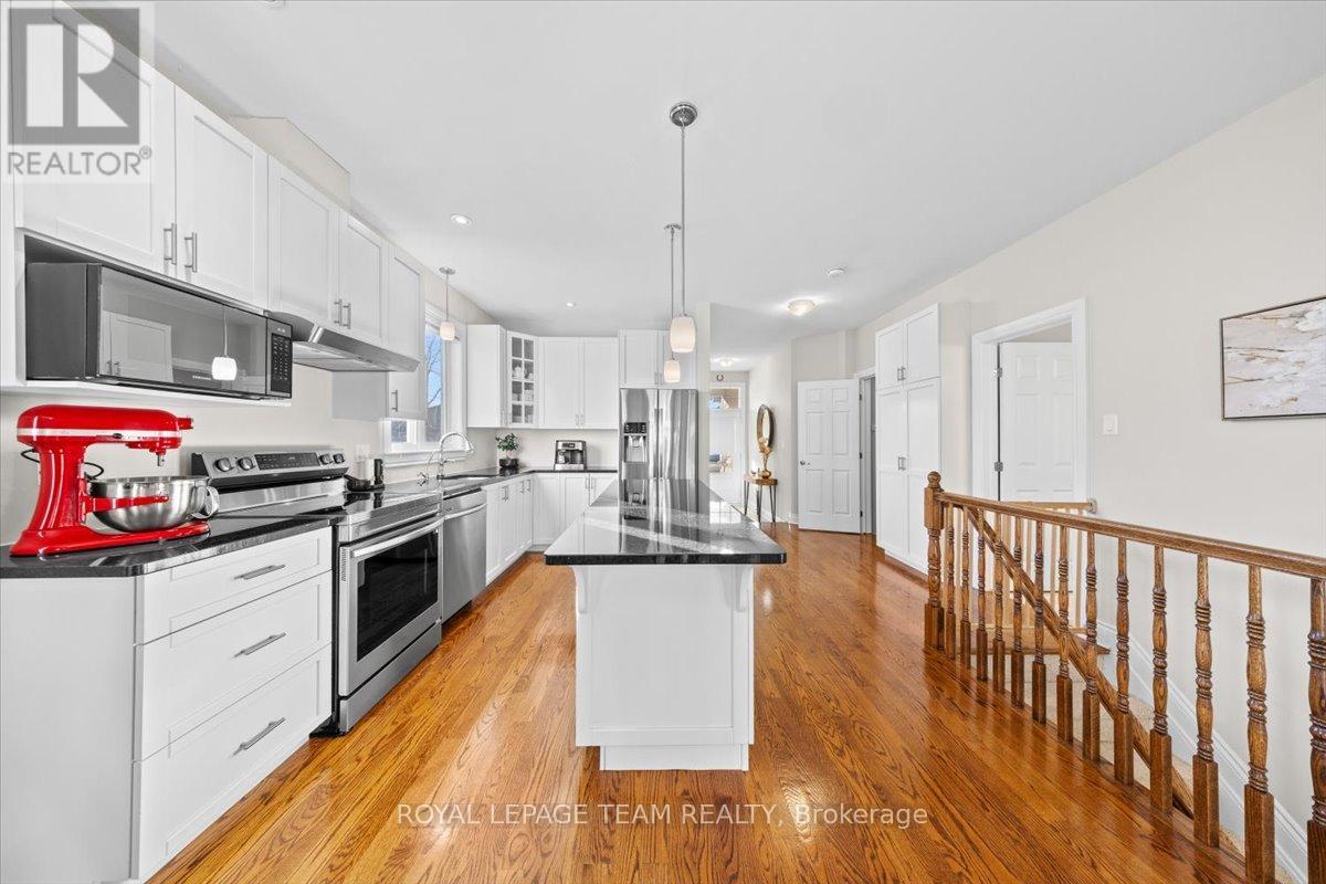 53 Desmond Trudeau Drive, Arnprior, Ontario  K7S 3G9 - Photo 8 - X12976640