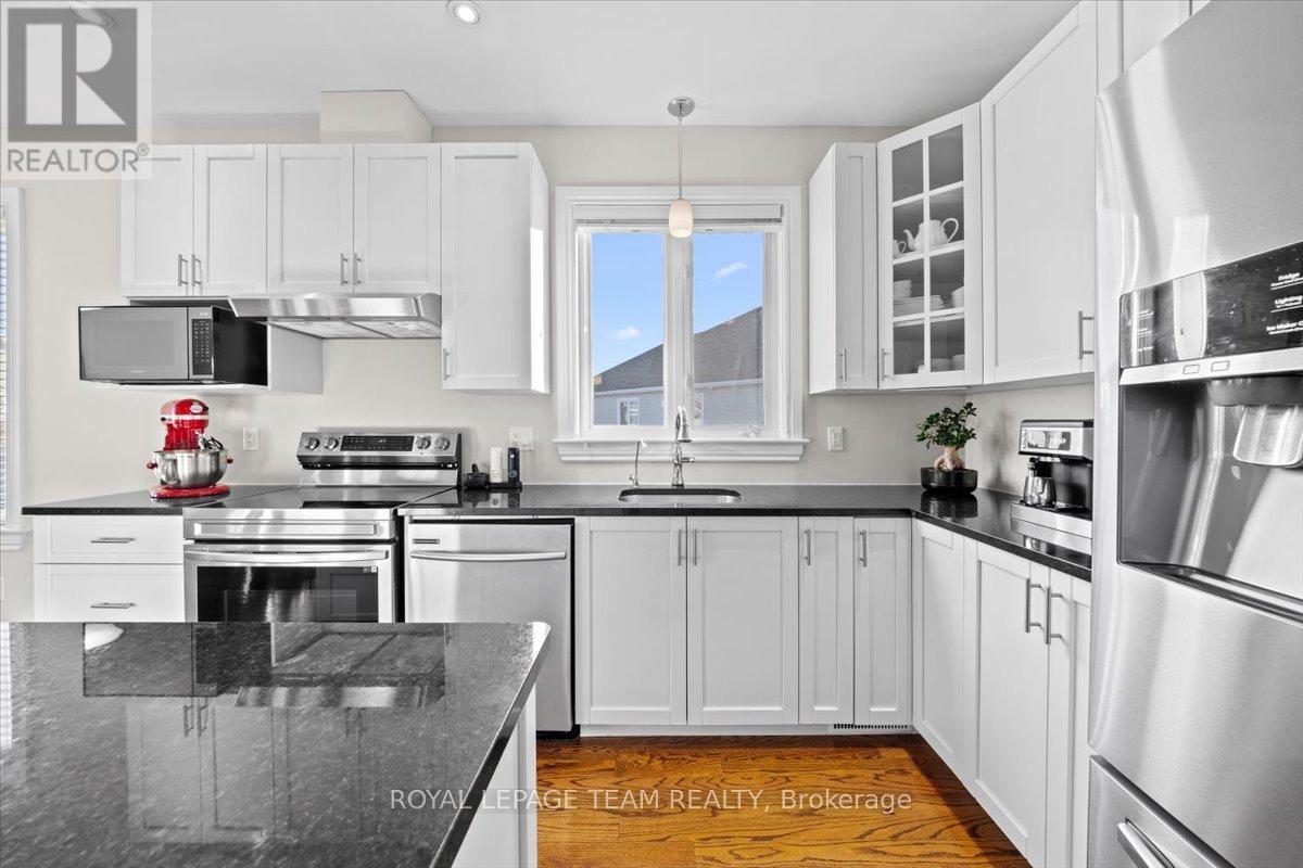 53 Desmond Trudeau Drive, Arnprior, Ontario  K7S 3G9 - Photo 9 - X12976640