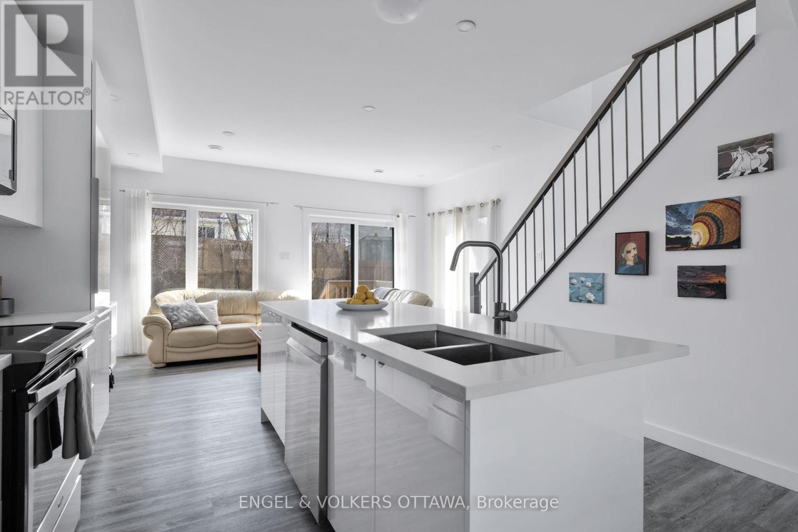 151 LongprÉ Street, Ottawa, Ontario  K1L 7J5 - Photo 17 - X12976644