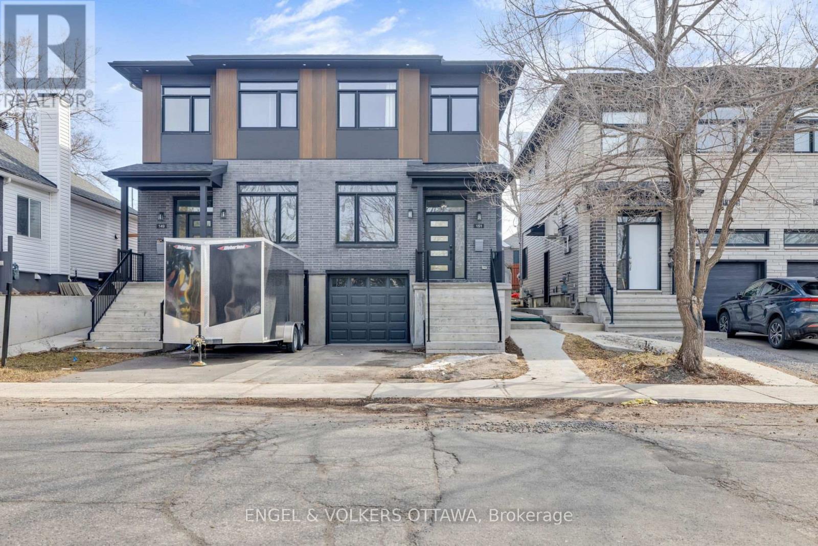 151 LongprÉ Street, Ottawa, Ontario  K1L 7J5 - Photo 2 - X12976644