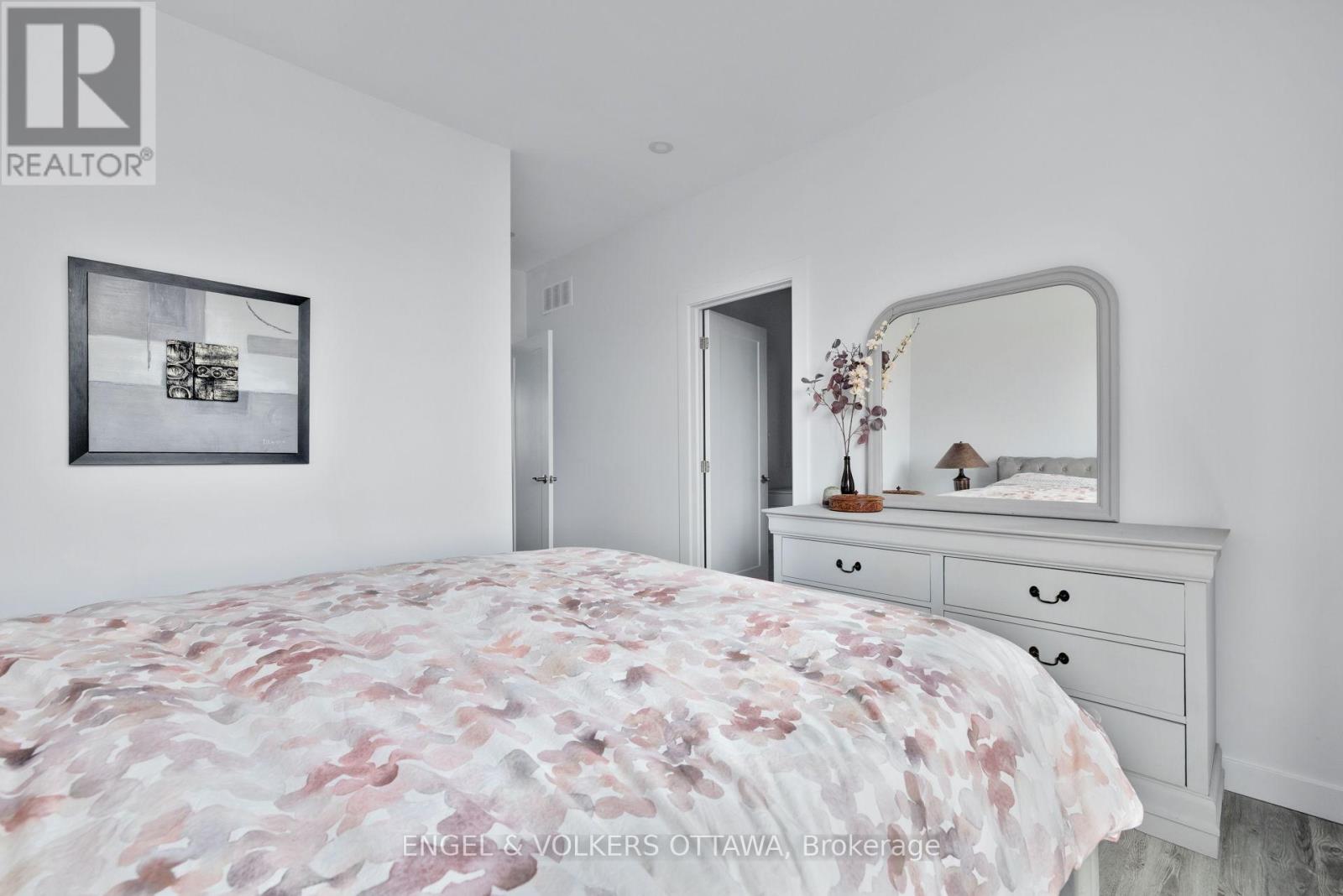 151 LongprÉ Street, Ottawa, Ontario  K1L 7J5 - Photo 31 - X12976644