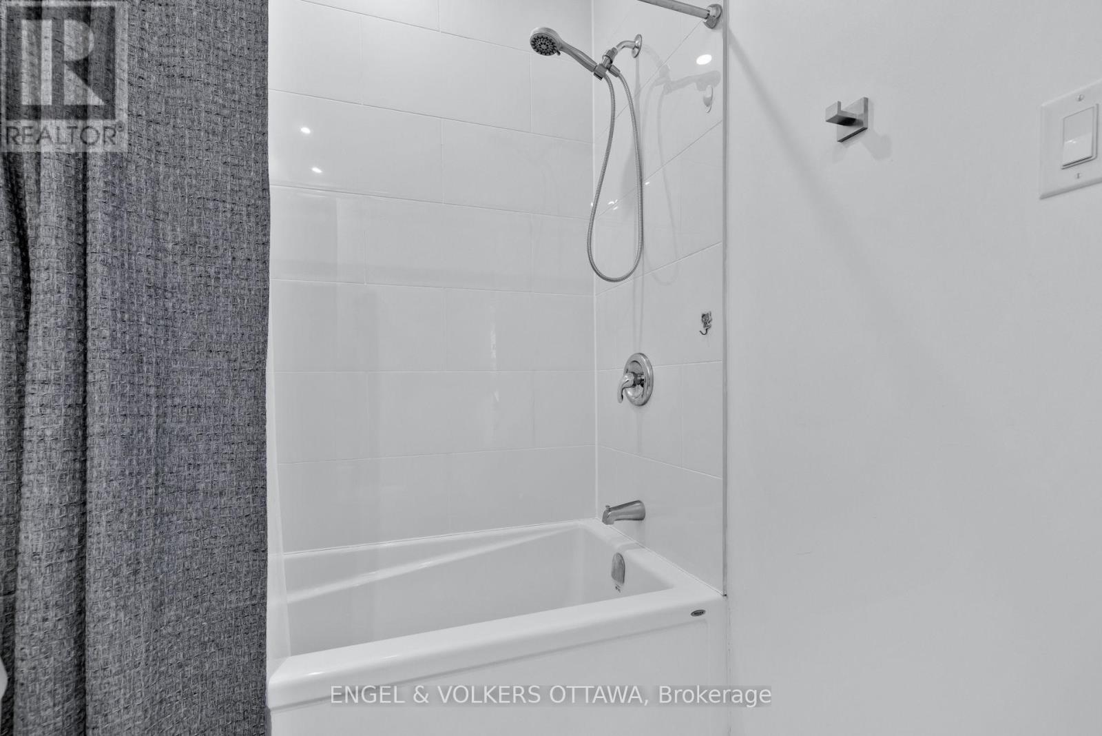 151 LongprÉ Street, Ottawa, Ontario  K1L 7J5 - Photo 36 - X12976644