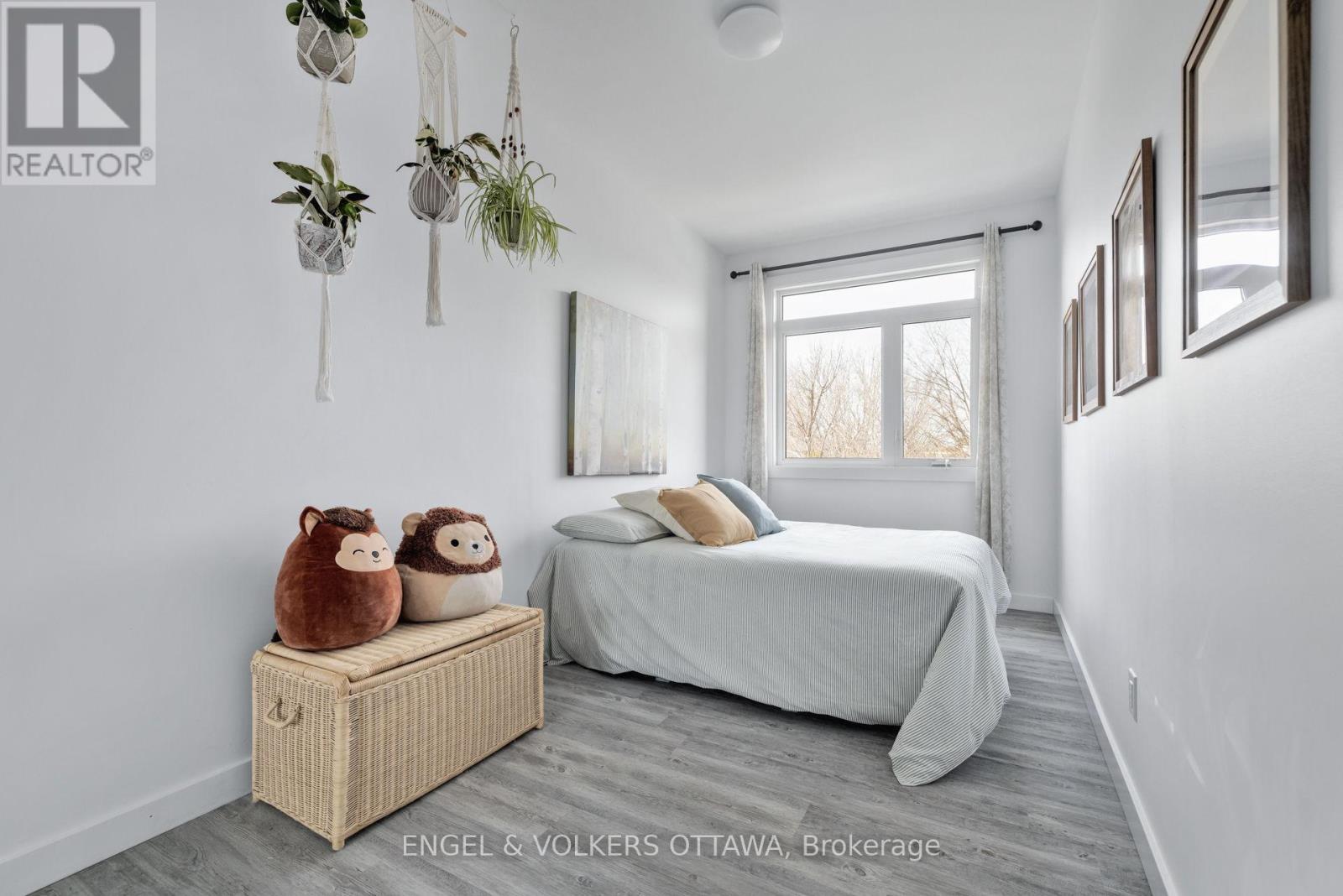 151 LongprÉ Street, Ottawa, Ontario  K1L 7J5 - Photo 38 - X12976644