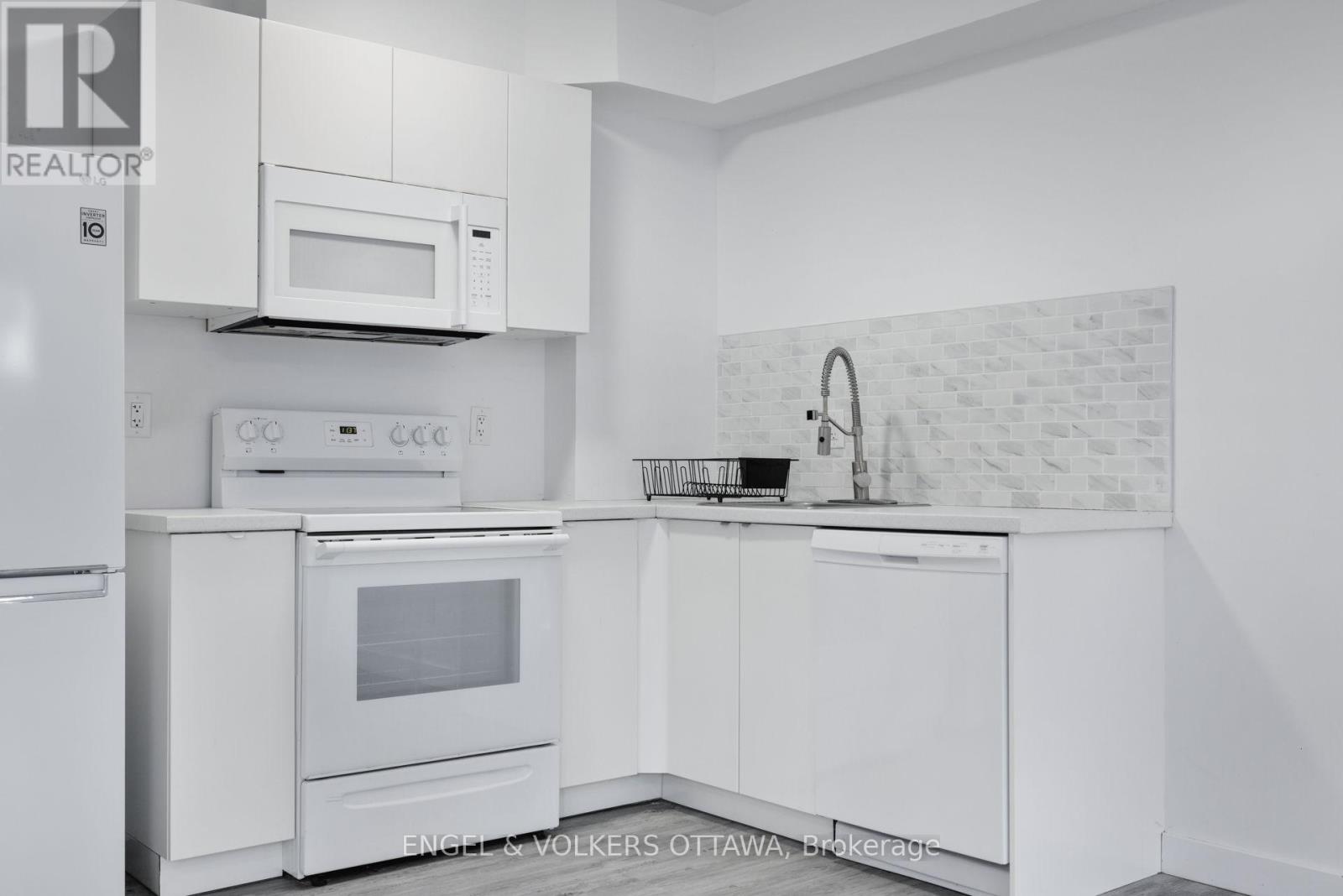 151 LongprÉ Street, Ottawa, Ontario  K1L 7J5 - Photo 46 - X12976644