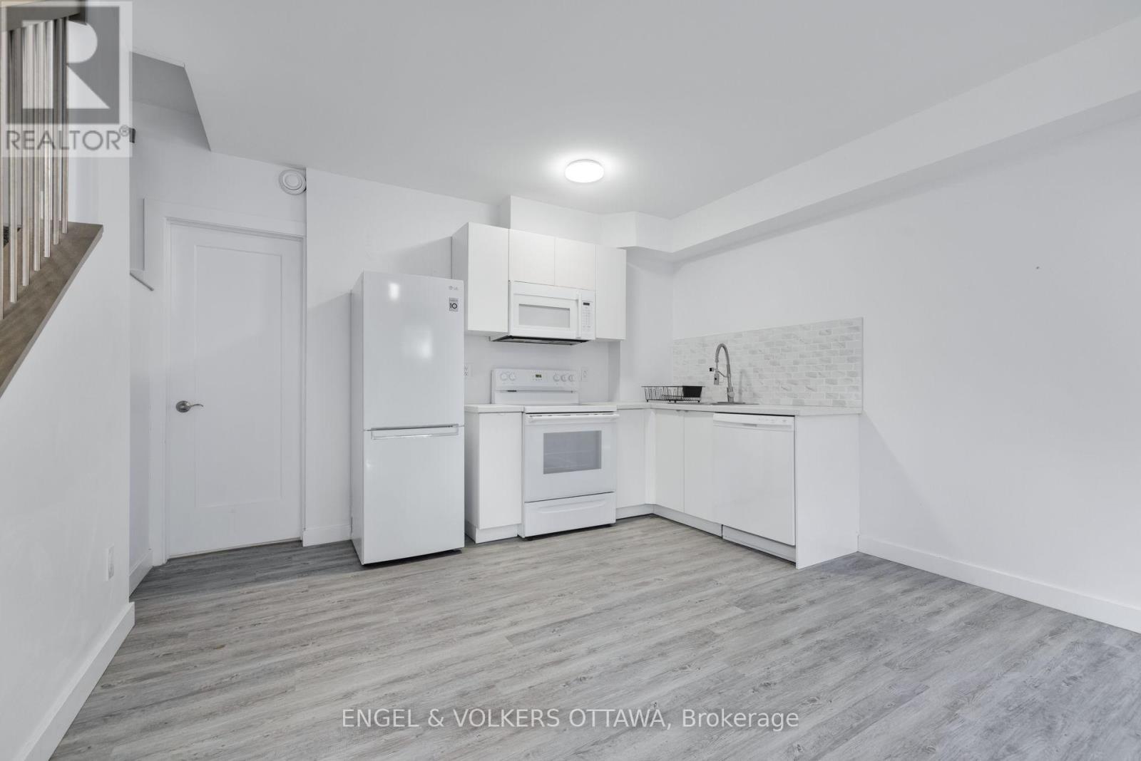 151 LongprÉ Street, Ottawa, Ontario  K1L 7J5 - Photo 47 - X12976644