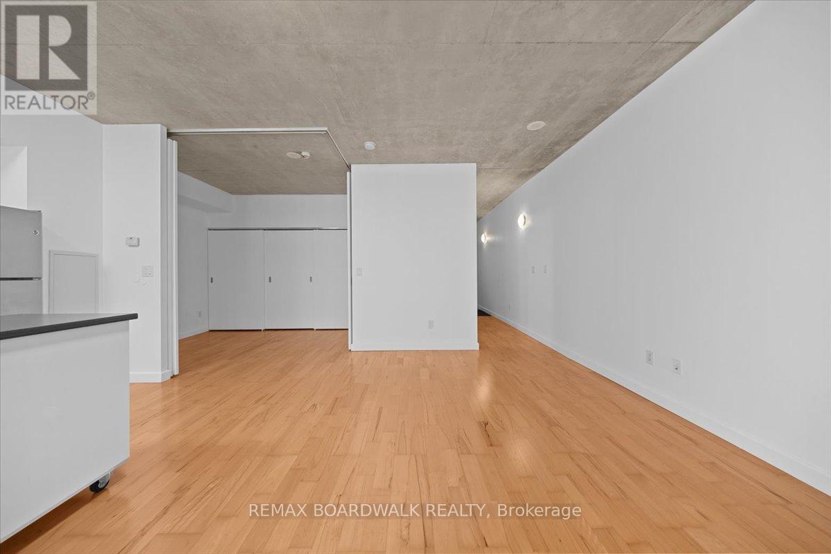 201 - 179 George Street, Ottawa, Ontario  K1N 1J8 - Photo 14 - X12976726