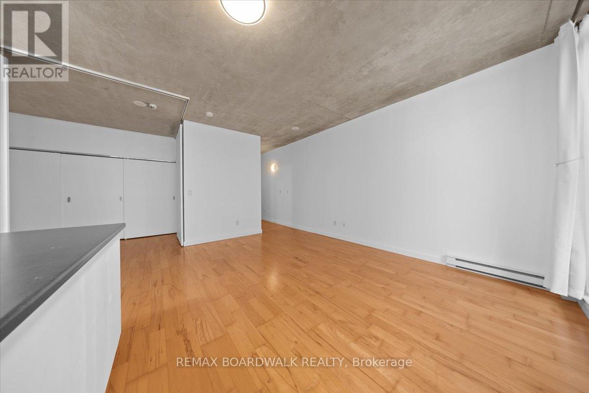 201 - 179 George Street, Ottawa, Ontario  K1N 1J8 - Photo 15 - X12976726