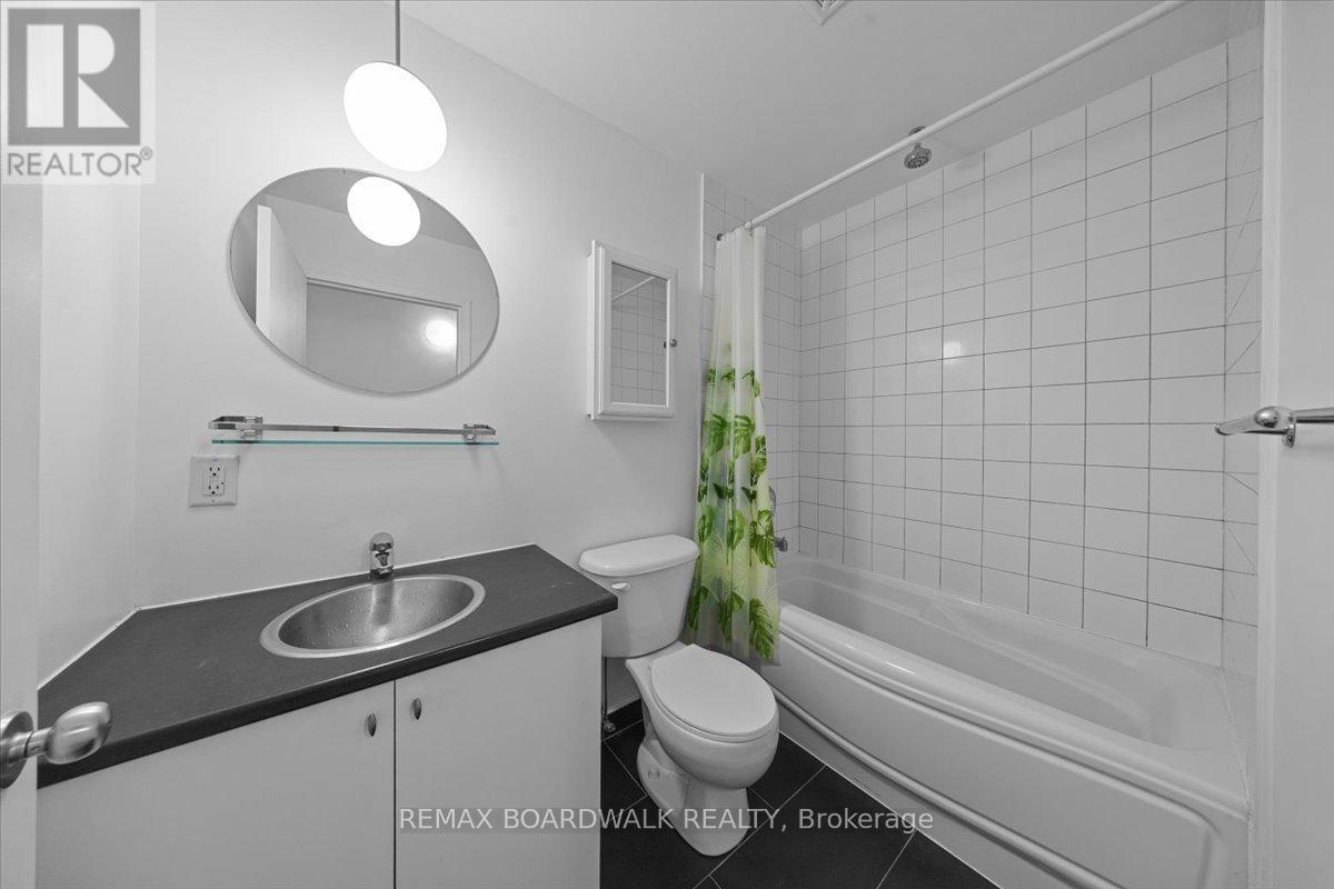 201 - 179 George Street, Ottawa, Ontario  K1N 1J8 - Photo 19 - X12976726