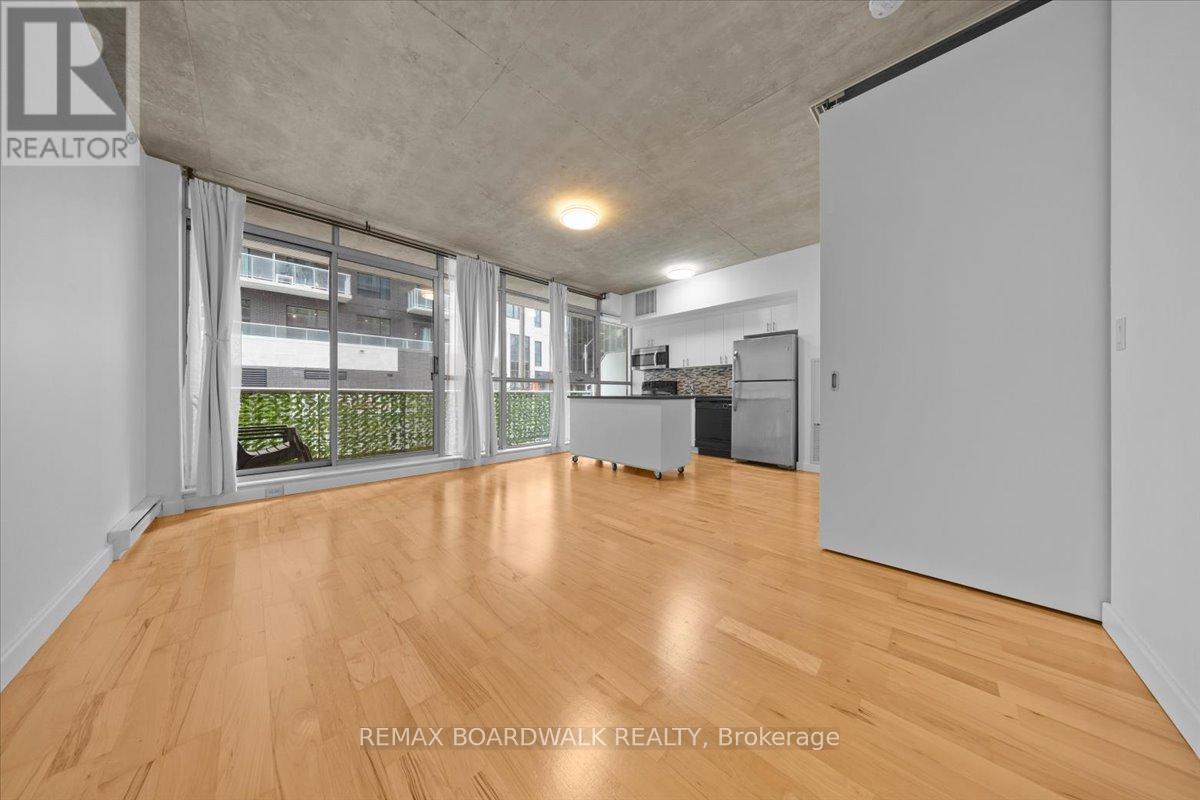 201 - 179 George Street, Ottawa, Ontario  K1N 1J8 - Photo 2 - X12976726