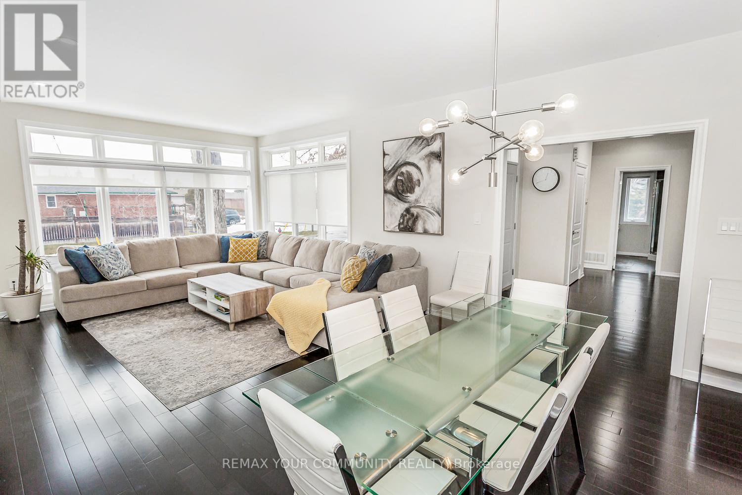 338 Woodale Avenue, Oakville, Ontario  M9R 2R6 - Photo 16 - W12975850