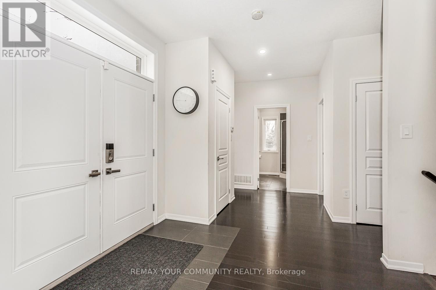 338 Woodale Avenue, Oakville, Ontario  M9R 2R6 - Photo 20 - W12975850