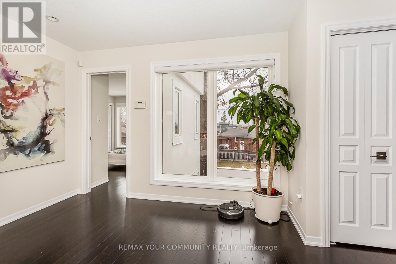 338 Woodale Avenue, Oakville, Ontario  M9R 2R6 - Photo 26 - W12975850