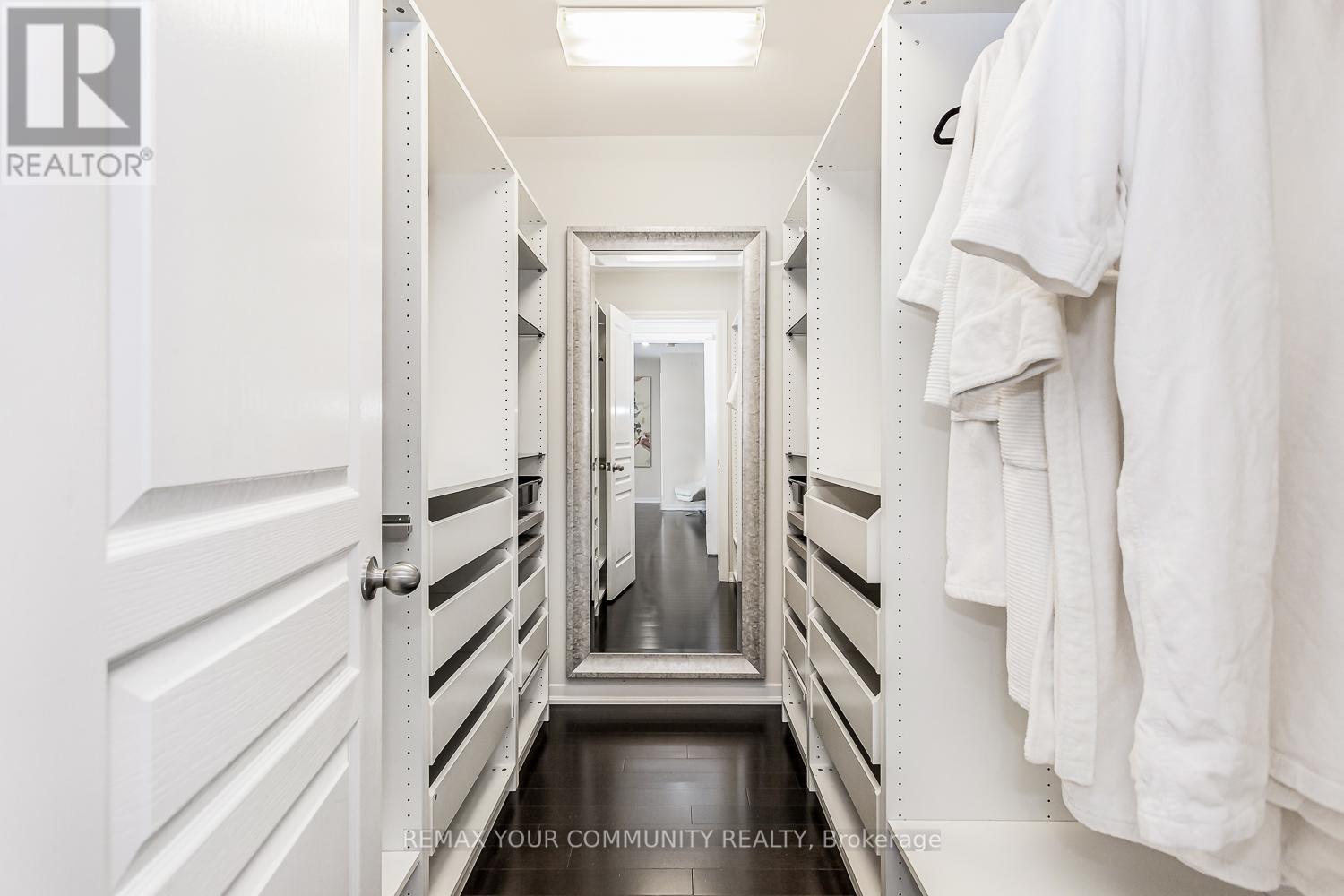 338 Woodale Avenue, Oakville, Ontario  M9R 2R6 - Photo 31 - W12975850