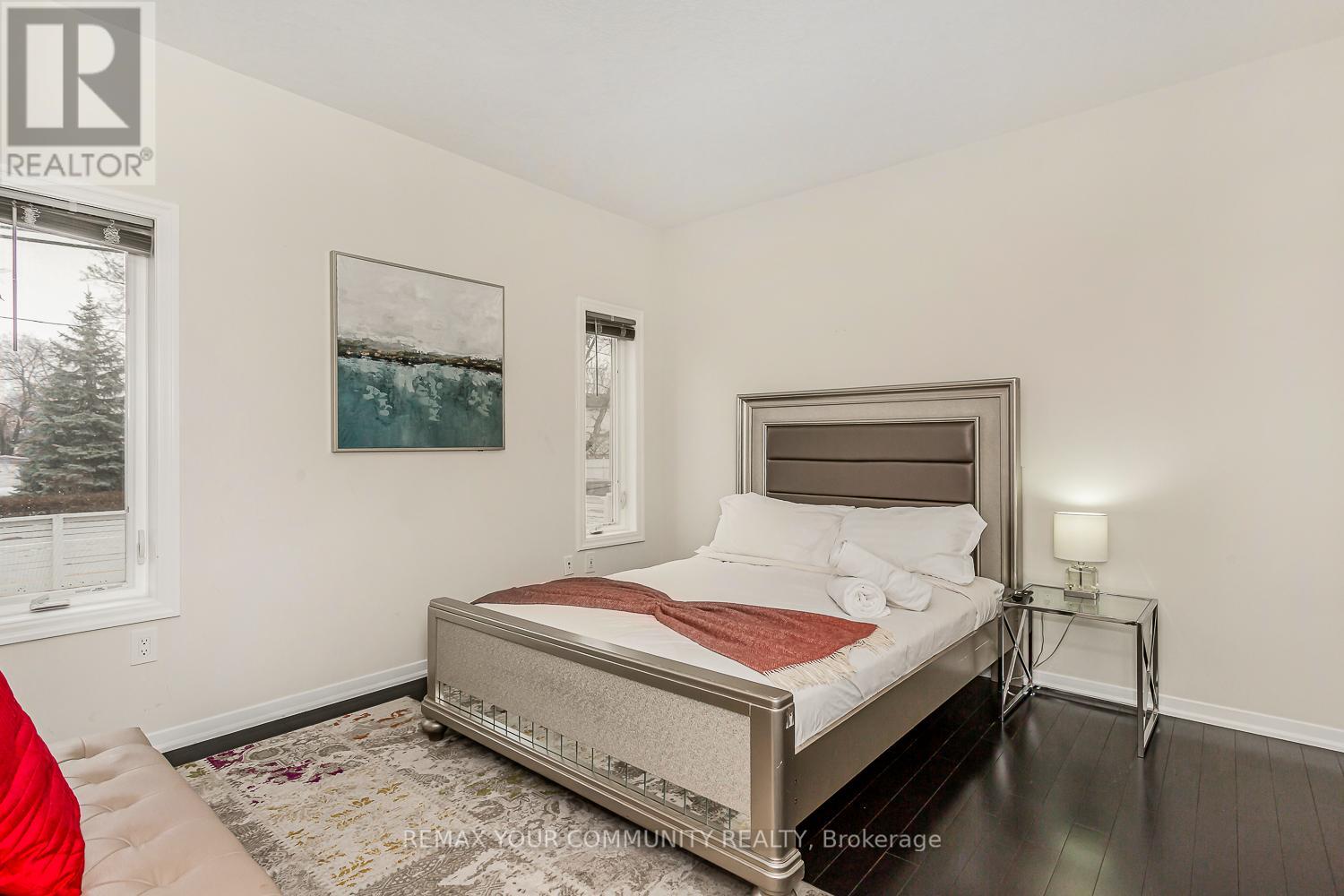 338 Woodale Avenue, Oakville, Ontario  M9R 2R6 - Photo 22 - W12975850