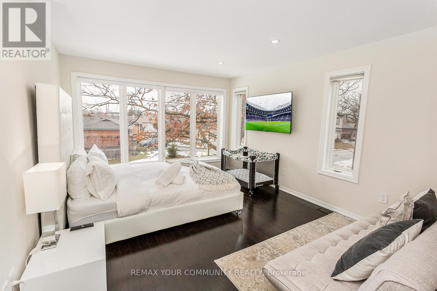 338 Woodale Avenue, Oakville, Ontario  M9R 2R6 - Photo 28 - W12975850