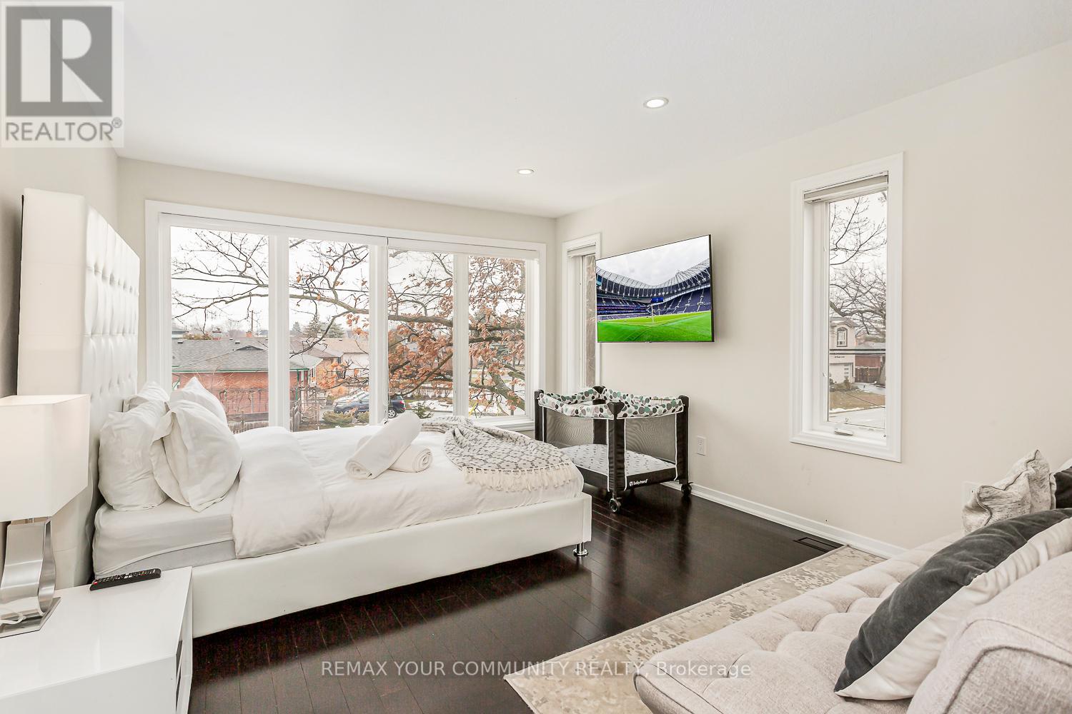 338 Woodale Avenue, Oakville, Ontario  M9R 2R6 - Photo 27 - W12975850