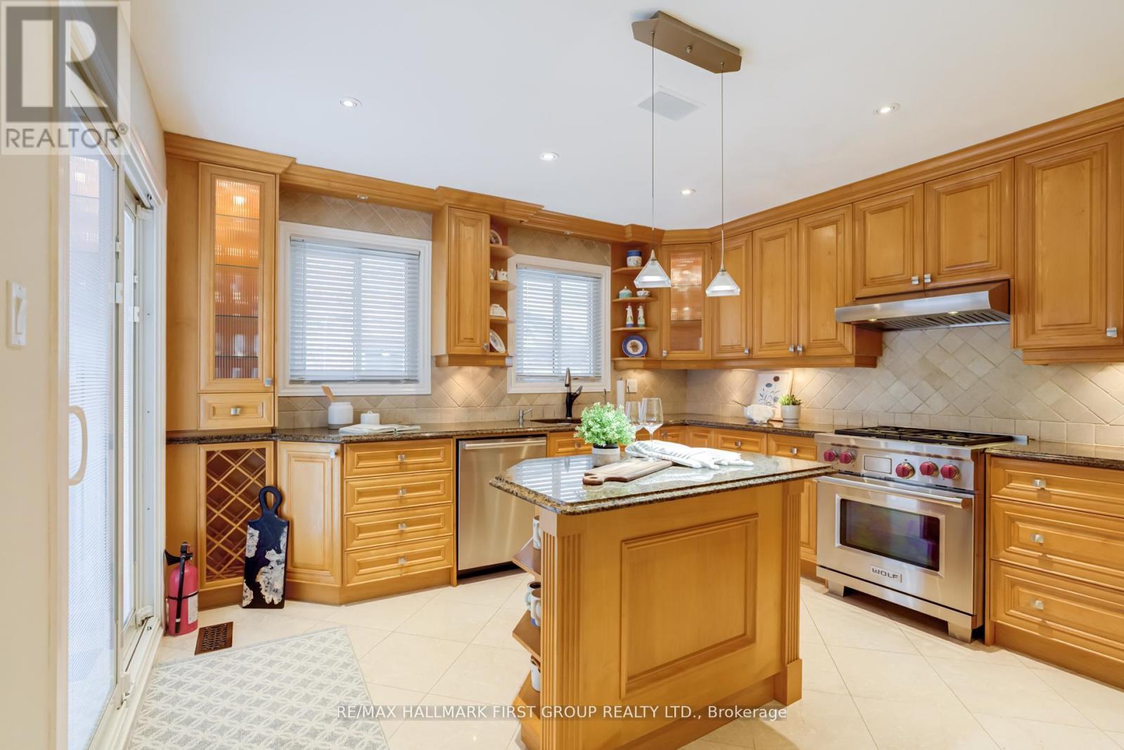 520 Mcleod Crescent, Pickering, Ontario  L1W 3M5 - Photo 7 - E12869950