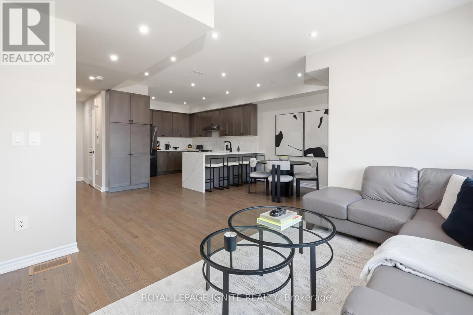 255 Moody Drive, Vaughan, Ontario  L4H 5G2 - Photo 8 - N12836694