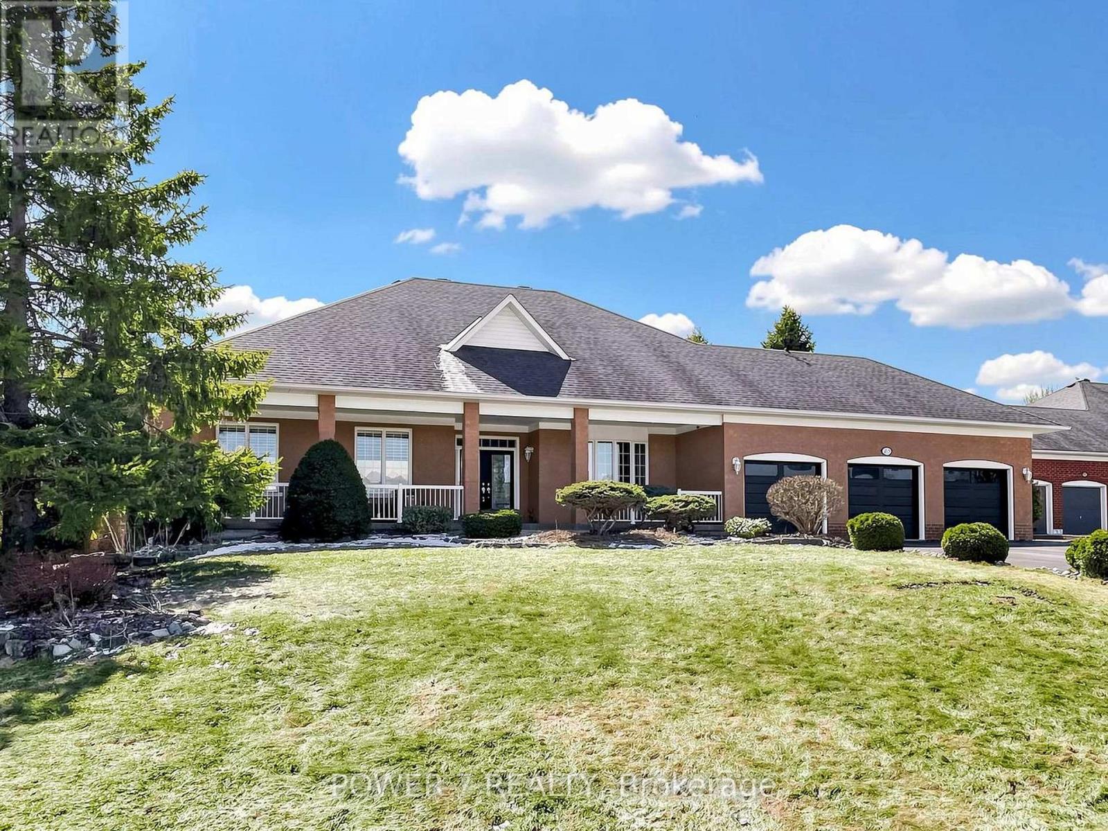 49 Pettet Road, Whitchurch-Stouffville, Ontario  L4A 3J2 - Photo 3 - N12897442