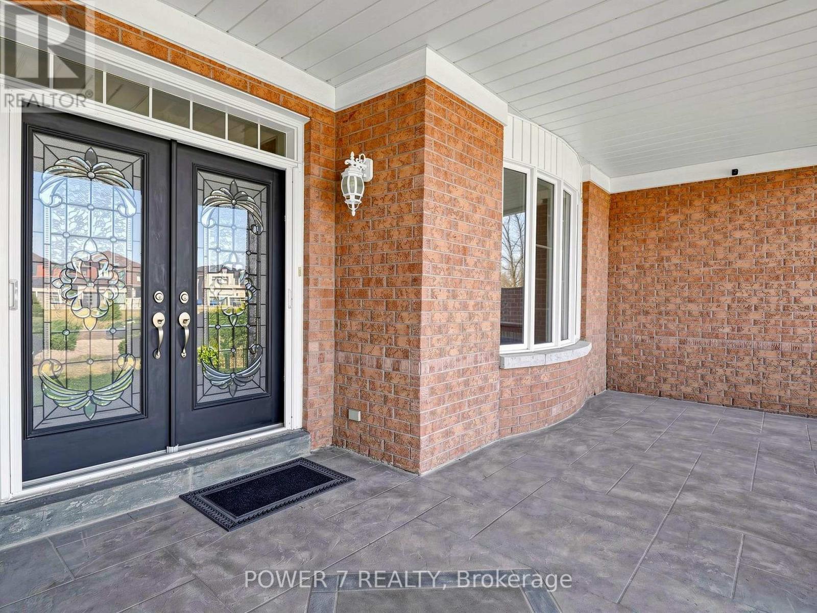 49 Pettet Road, Whitchurch-Stouffville, Ontario  L4A 3J2 - Photo 5 - N12897442