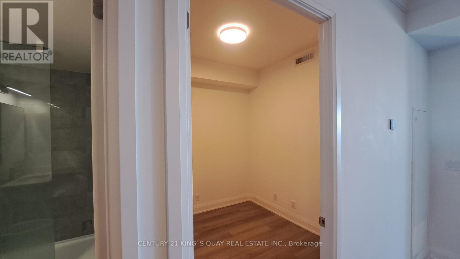 3909 - 8 Water Walk Drive, Markham, Ontario  L3R 6L4 - Photo 19 - N12975340