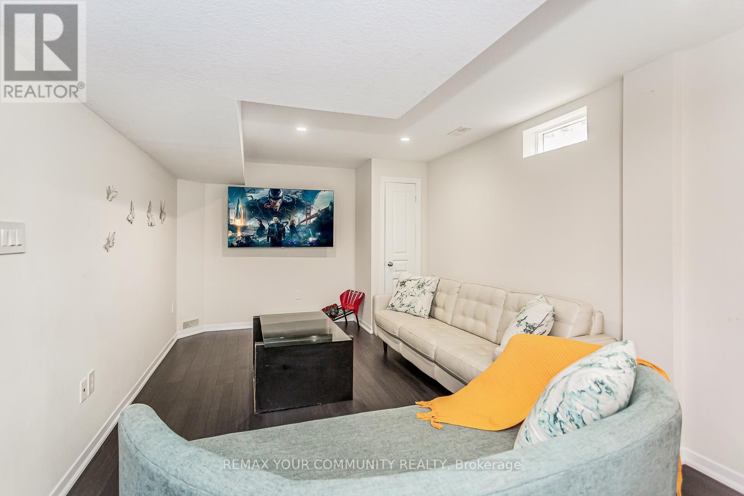 338 Woodale Avenue, Oakville, Ontario  M9R 2R6 - Photo 46 - W12975850