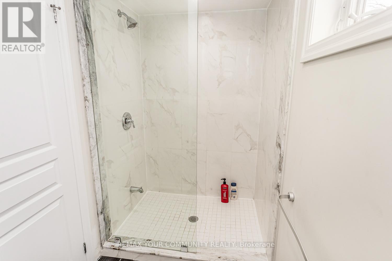 338 Woodale Avenue, Oakville, Ontario  M9R 2R6 - Photo 41 - W12975850