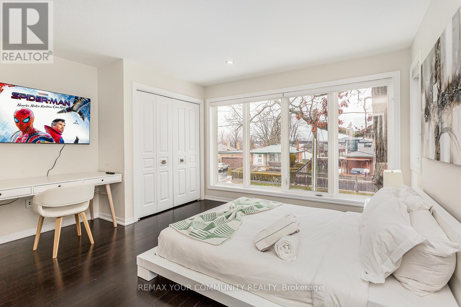 338 Woodale Avenue, Oakville, Ontario  M9R 2R6 - Photo 37 - W12975850