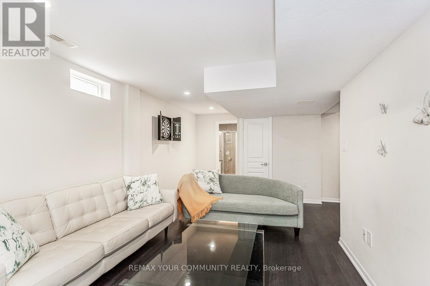 338 Woodale Avenue, Oakville, Ontario  M9R 2R6 - Photo 47 - W12975850