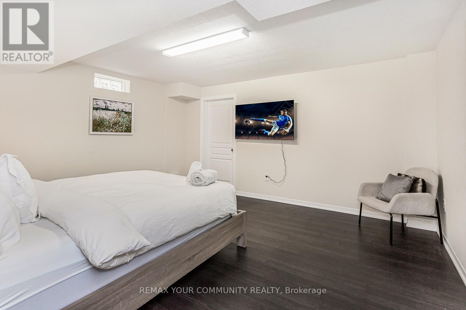 338 Woodale Avenue, Oakville, Ontario  M9R 2R6 - Photo 42 - W12975850