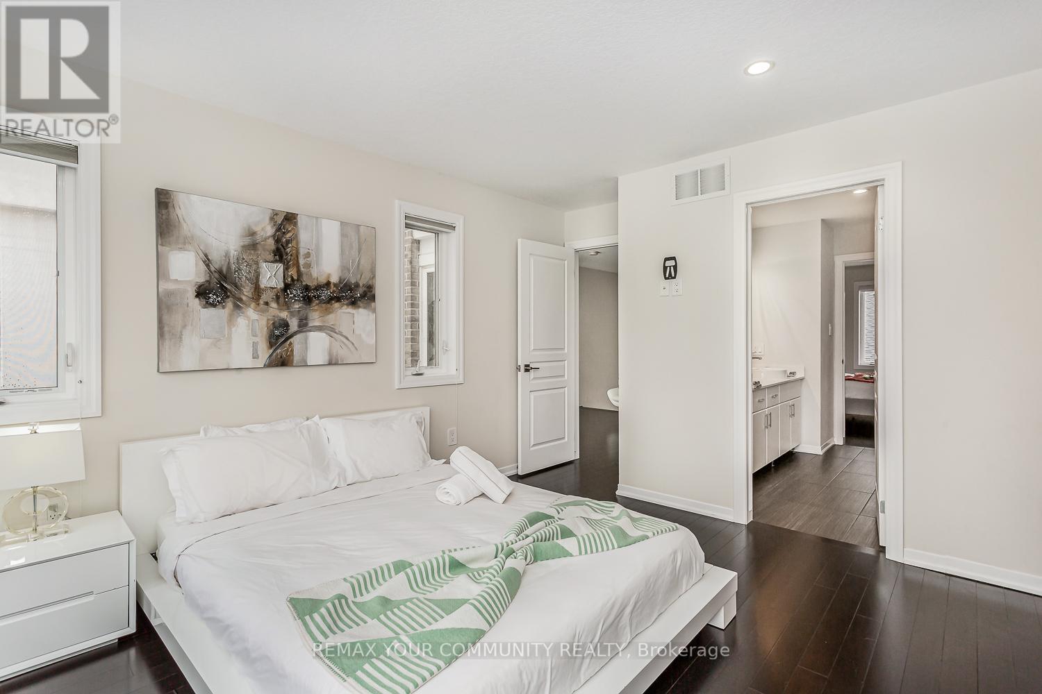 338 Woodale Avenue, Oakville, Ontario  M9R 2R6 - Photo 38 - W12975850