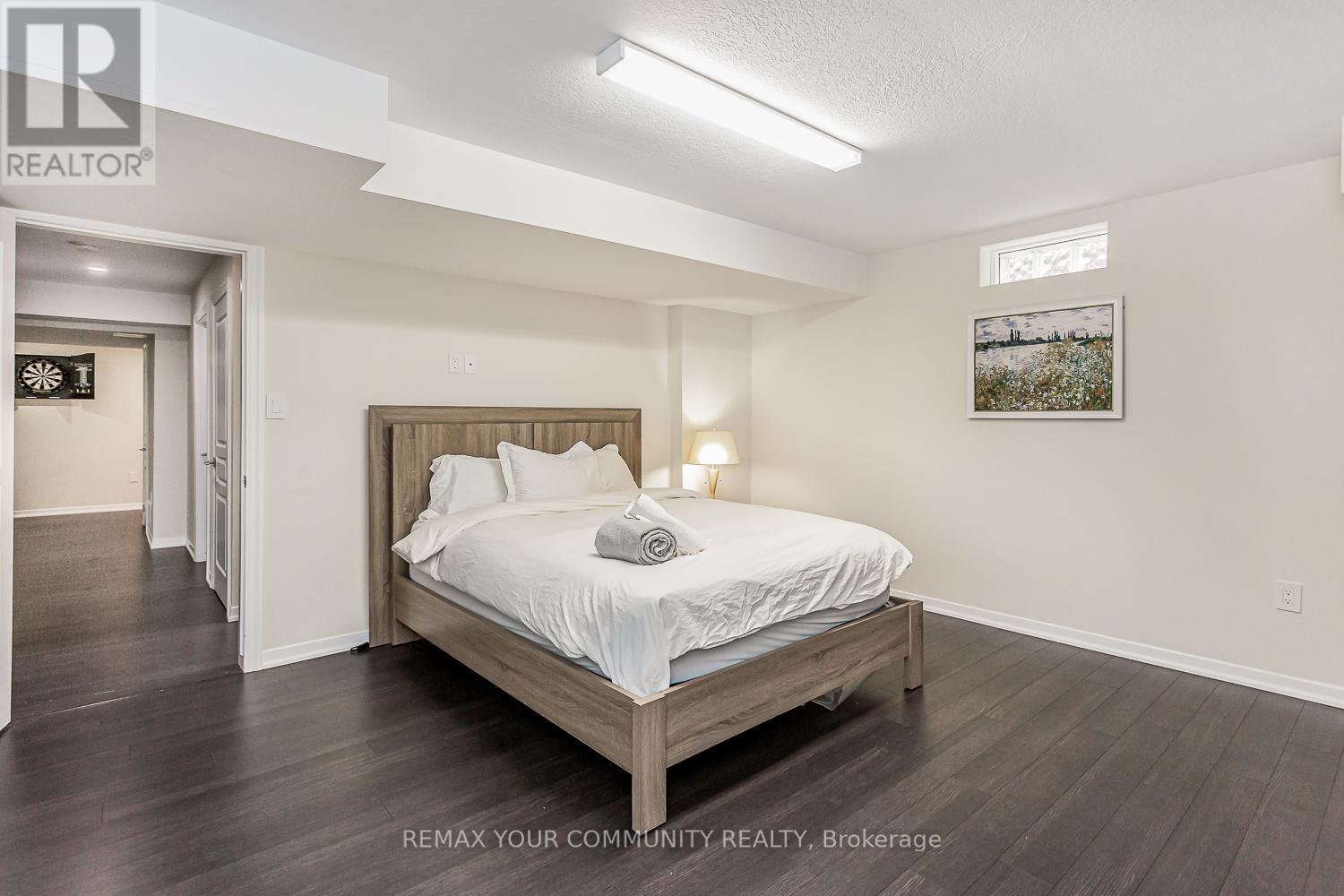 338 Woodale Avenue, Oakville, Ontario  M9R 2R6 - Photo 43 - W12975850