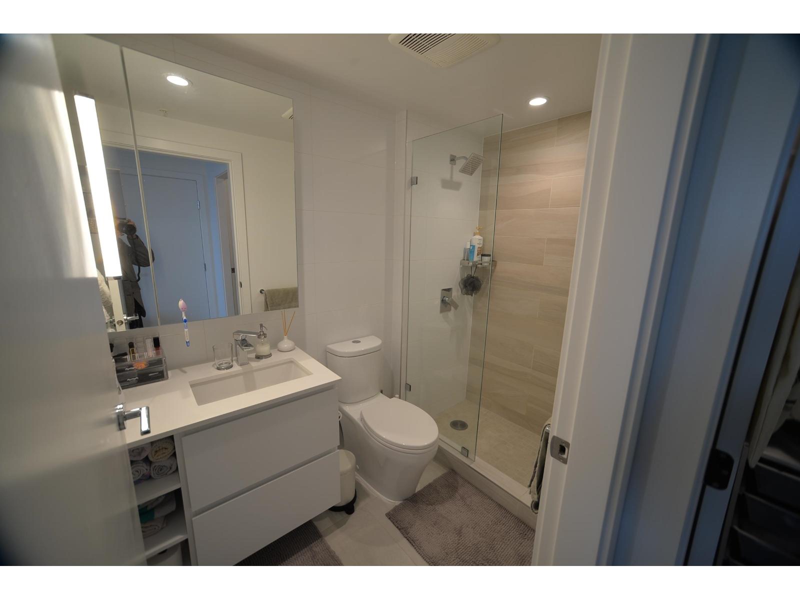 2408 13655 Fraser Hwy, Surrey, British Columbia  V3T 0P8 - Photo 13 - R3108351