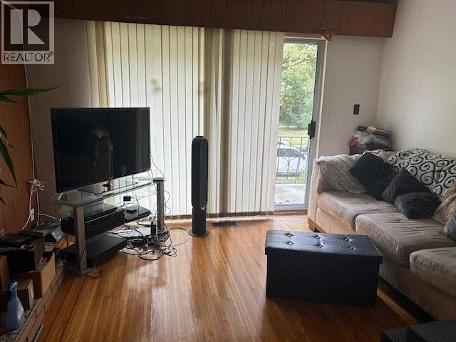 1320 E 11th Avenue, Vancouver, British Columbia  V5N 1Y5 - Photo 2 - R3108405