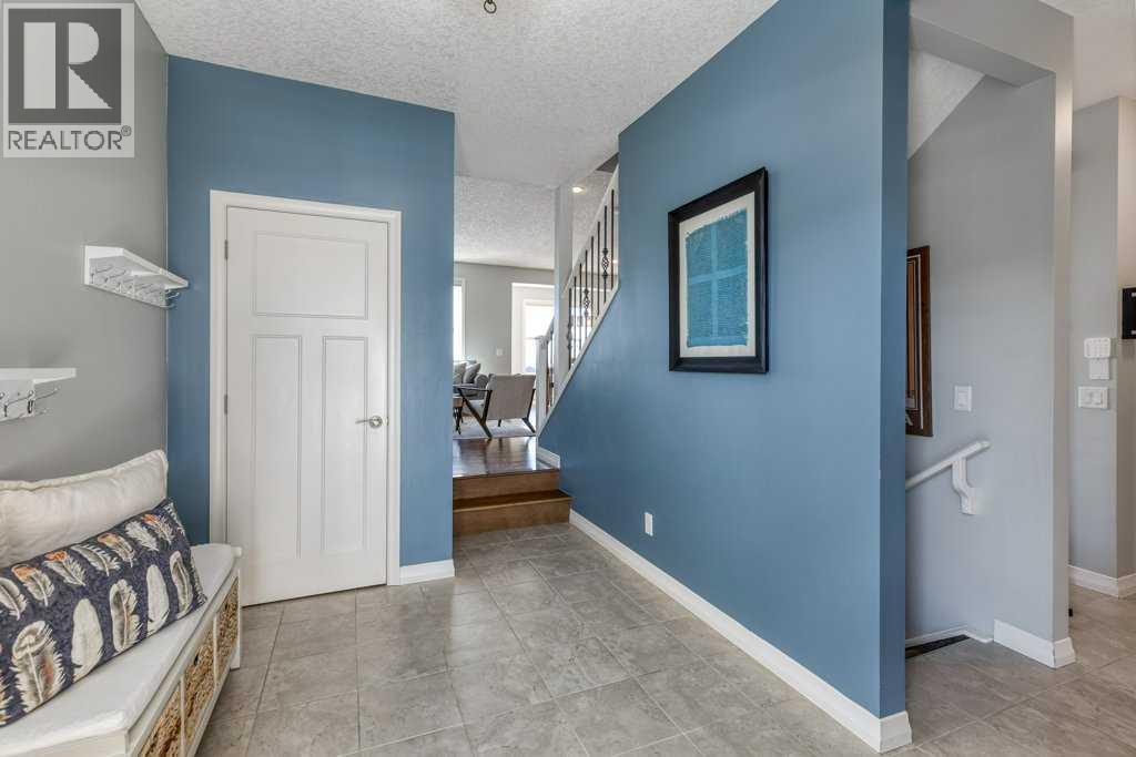 128 Sunset Park, Cochrane, Alberta  T4C 0N5 - Photo 5 - A2290294