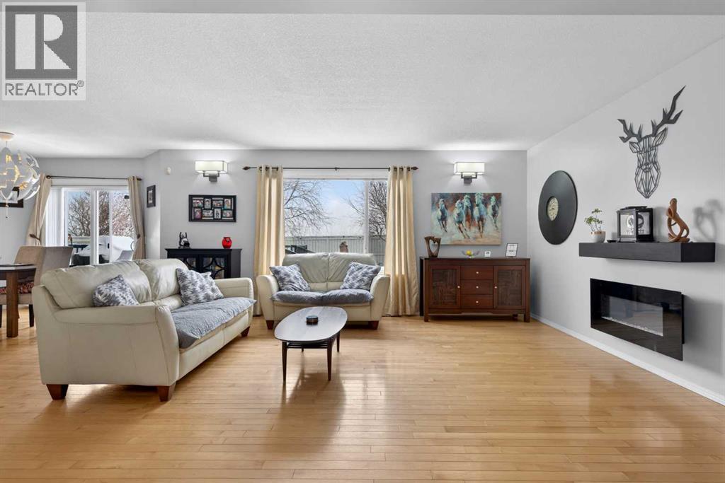 6 Royal Birch Rise NW, Calgary, Alberta  T3G 5K2 - Photo 6 - A2299513