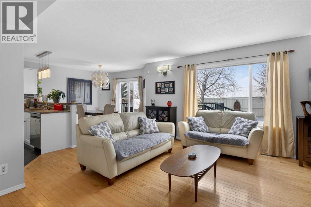 6 Royal Birch Rise NW, Calgary, Alberta  T3G 5K2 - Photo 7 - A2299513