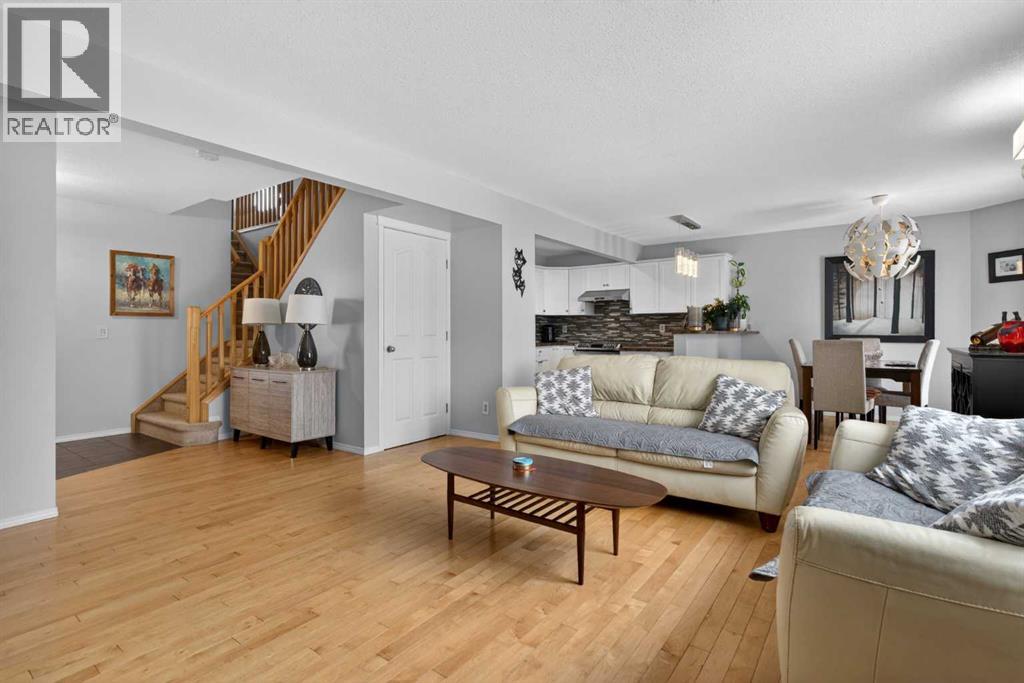 6 Royal Birch Rise NW, Calgary, Alberta  T3G 5K2 - Photo 11 - A2299513