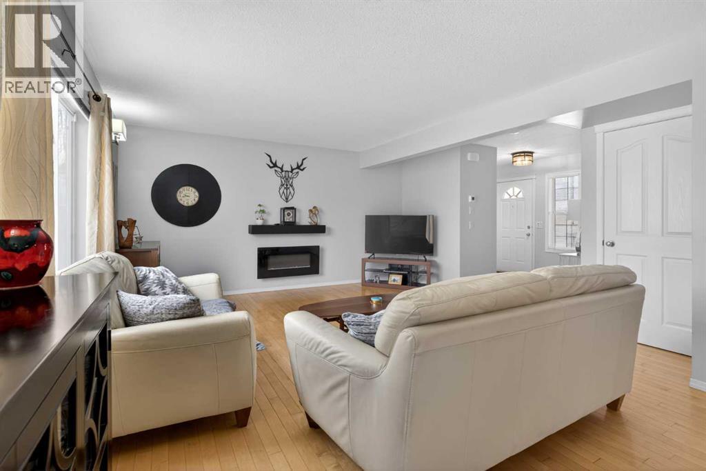 6 Royal Birch Rise NW, Calgary, Alberta  T3G 5K2 - Photo 9 - A2299513