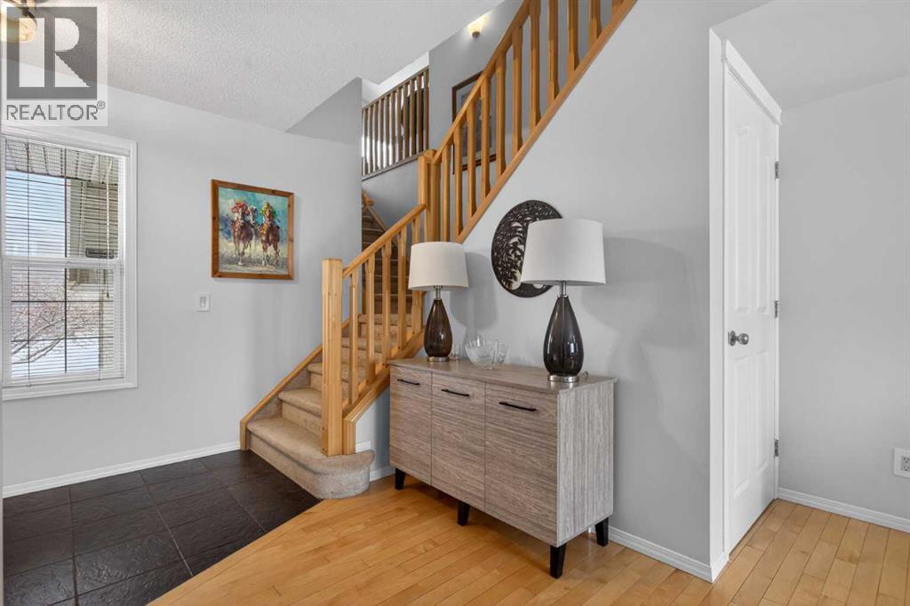 6 Royal Birch Rise NW, Calgary, Alberta  T3G 5K2 - Photo 5 - A2299513