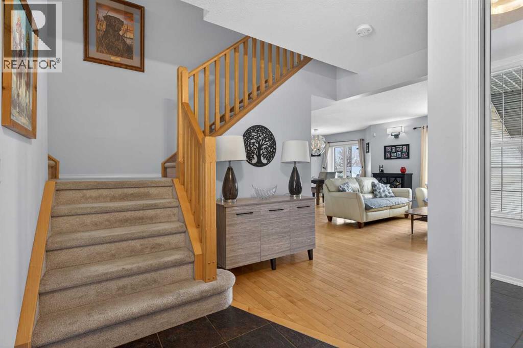 6 Royal Birch Rise NW, Calgary, Alberta  T3G 5K2 - Photo 4 - A2299513