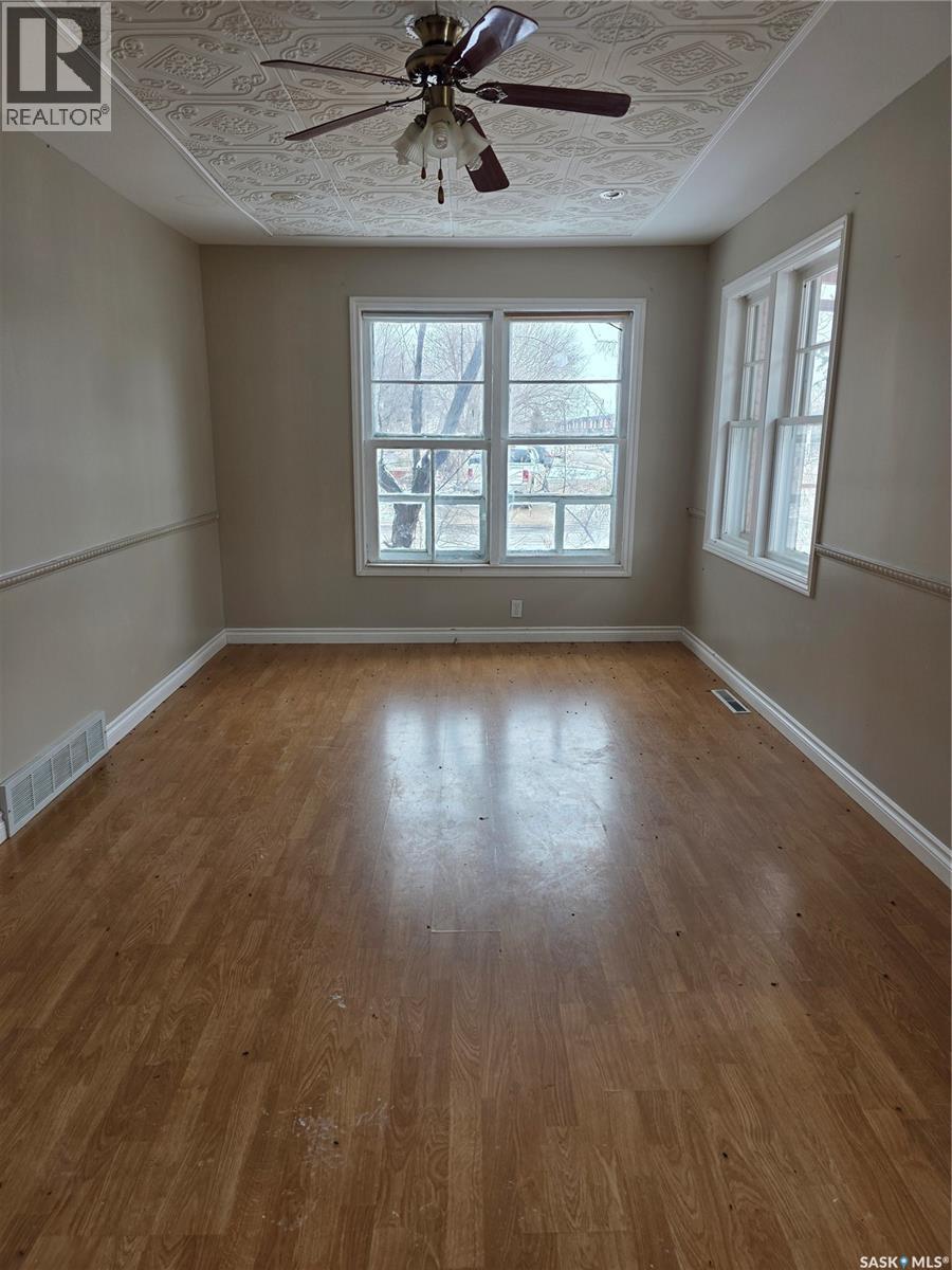 801 Eva Street, Estevan, Saskatchewan  S4A 1P2 - Photo 3 - SK032436