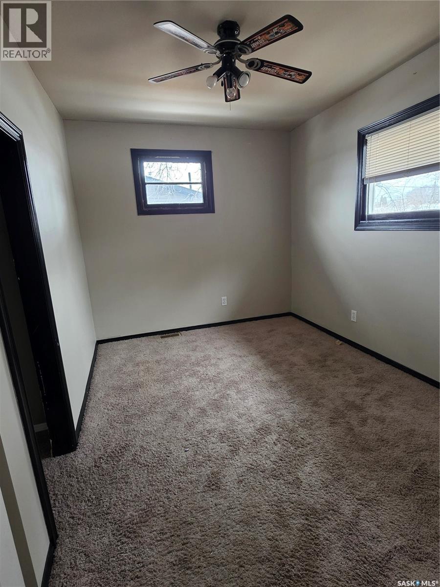 801 Eva Street, Estevan, Saskatchewan  S4A 1P2 - Photo 4 - SK032436