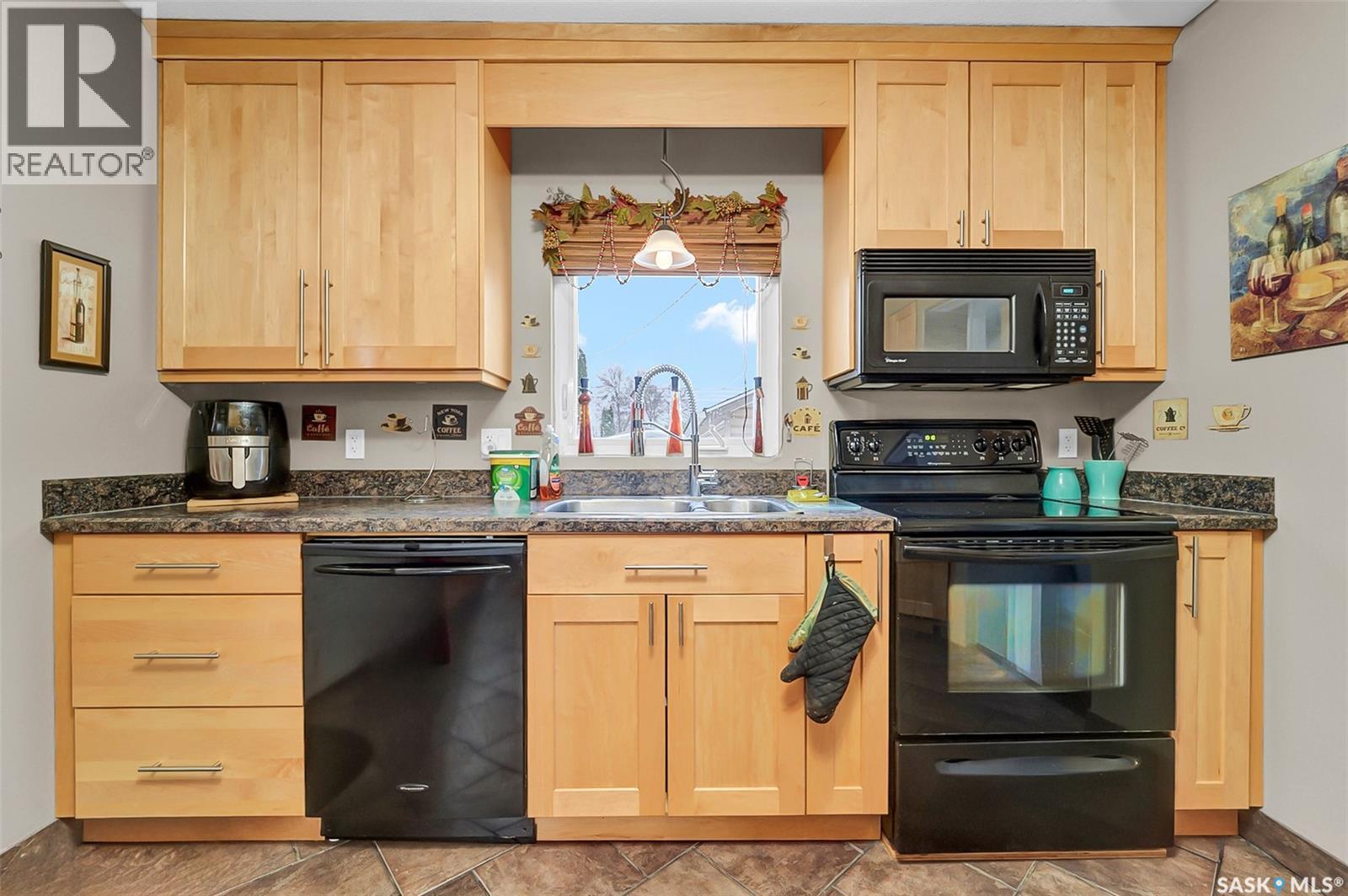 1131 H Avenue N, Saskatoon, Saskatchewan  S7L 2C8 - Photo 11 - SK032380