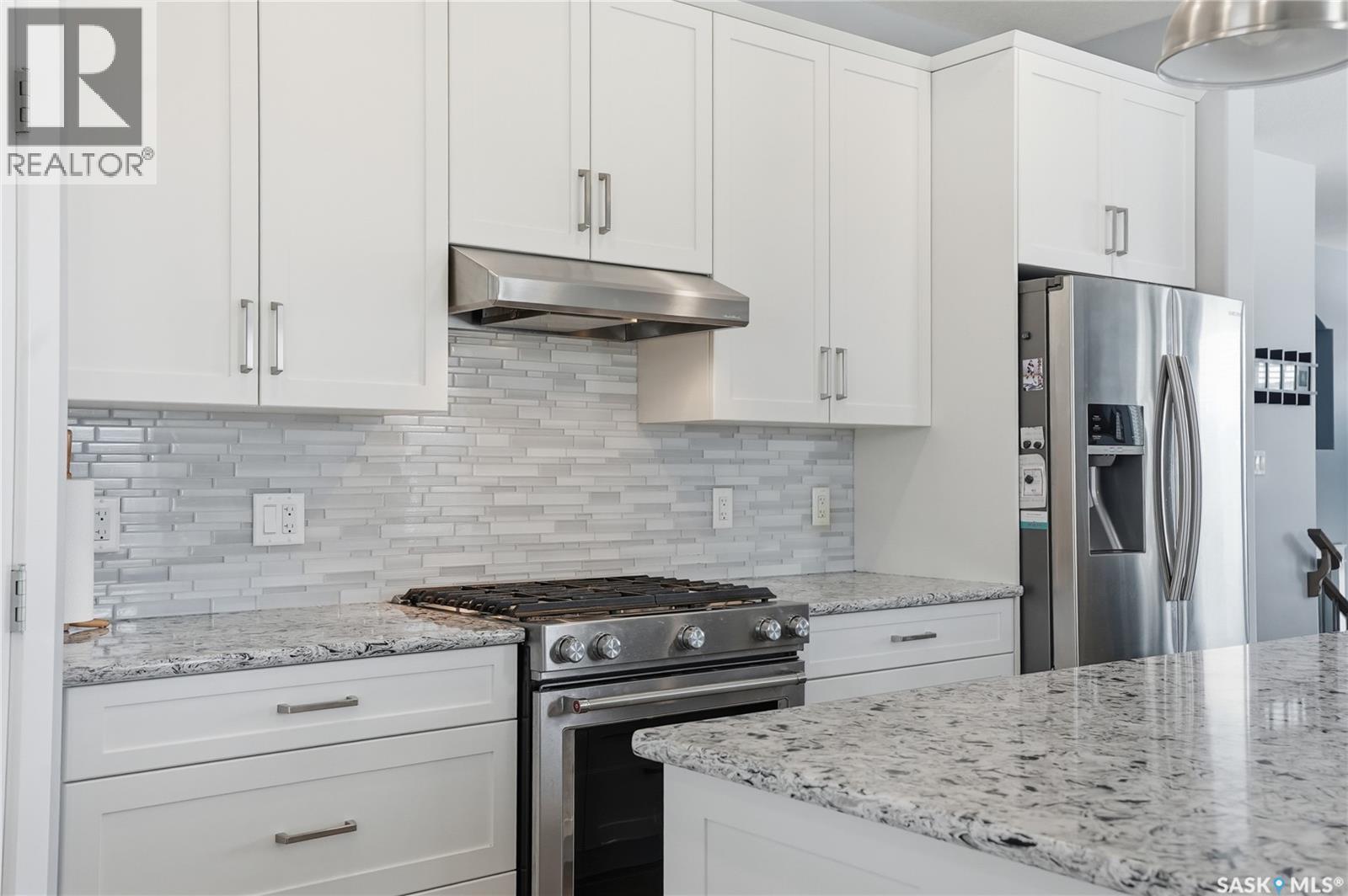 922 Salmon Way, Martensville, Saskatchewan  S0K 2T1 - Photo 13 - SK032212