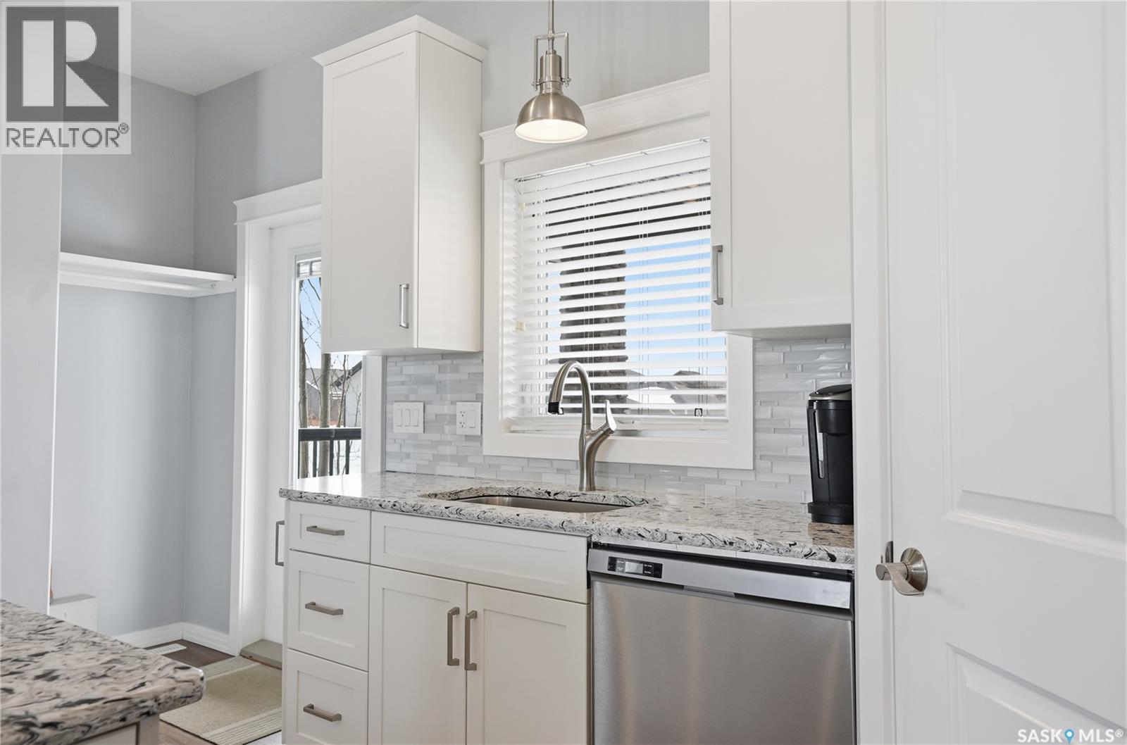 922 Salmon Way, Martensville, Saskatchewan  S0K 2T1 - Photo 14 - SK032212