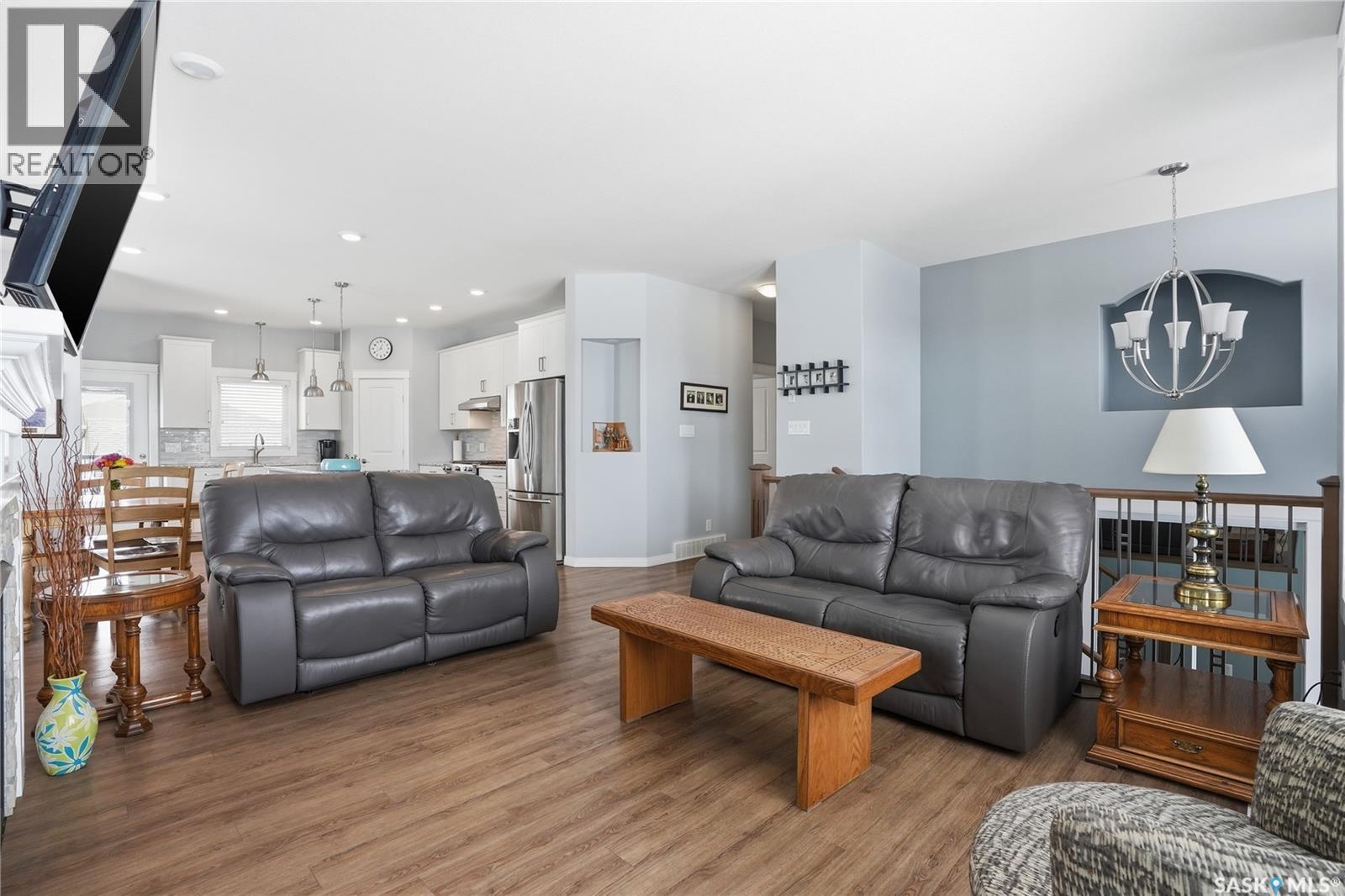 922 Salmon Way, Martensville, Saskatchewan  S0K 2T1 - Photo 6 - SK032212