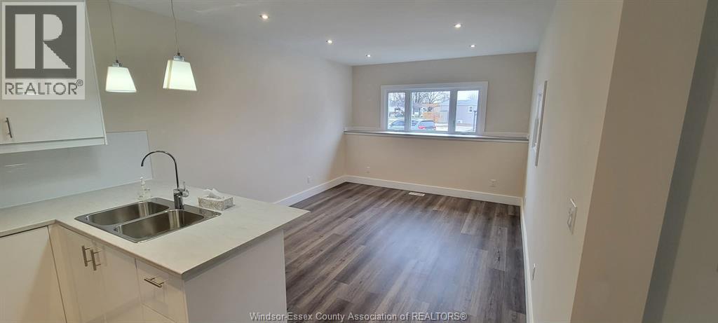 22 Robin Crescent, Lakeshore, Ontario N8N 2S2 - Photo 4 - 26007630