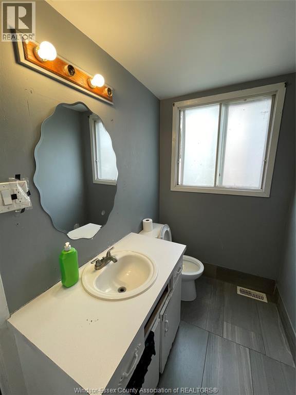 1095 Partington, Windsor, Ontario  N9B 2P1 - Photo 8 - 26007629